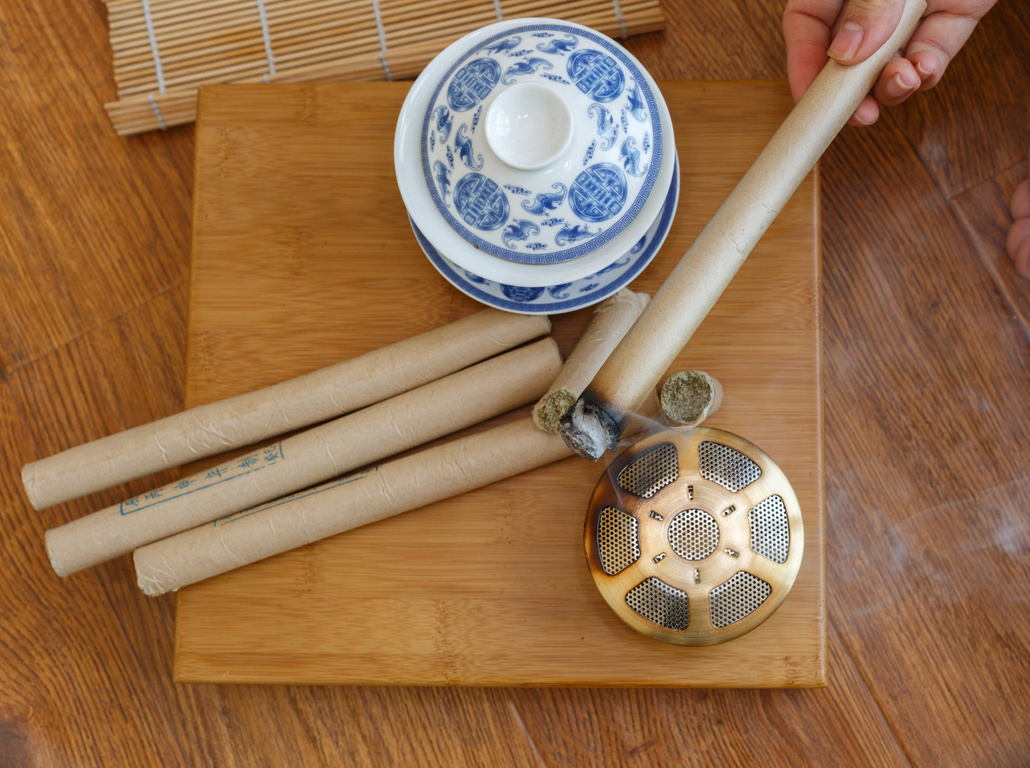 Chinese medicine moxibustion scene